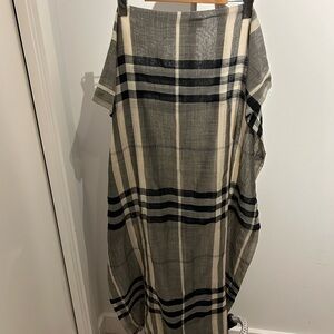 Burberry Plaid scarf- Black & Cream